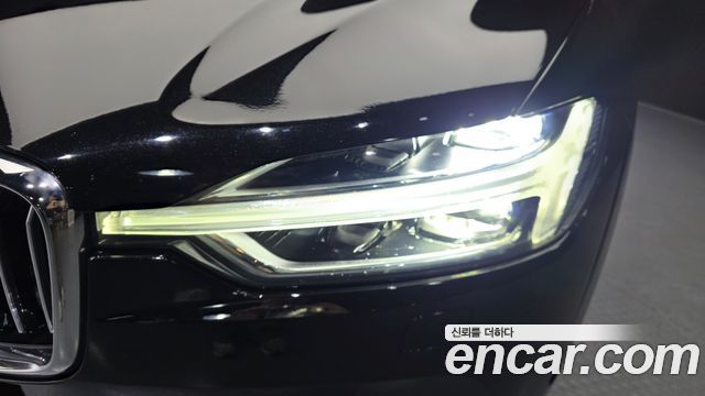 Volvo XC60 2018 — photo 8