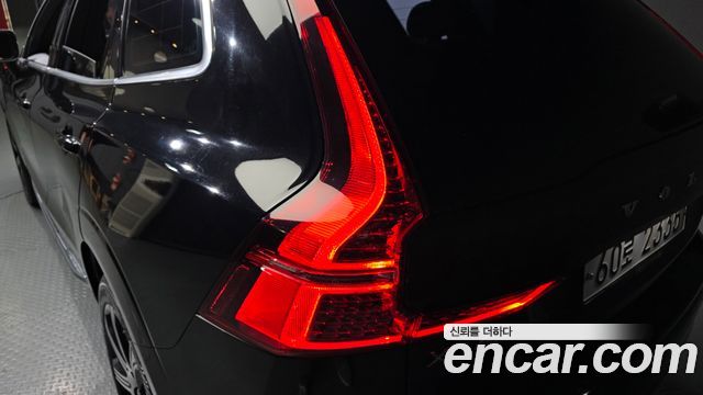 Volvo XC60 2018 — photo 9