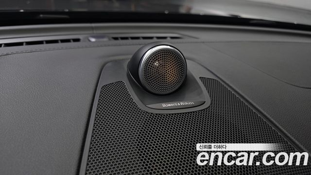 Volvo XC60 2018 — photo 27