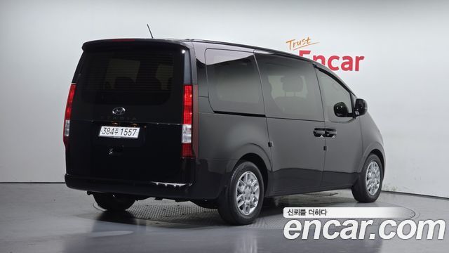 Hyundai Staria 2022 — photo 2