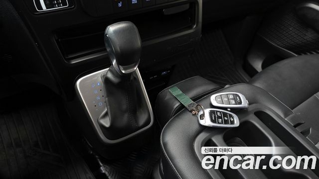 Hyundai Staria 2022 — photo 9