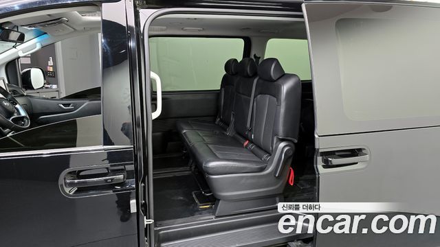 Hyundai Staria 2022 — photo 11