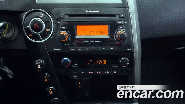 KG Mobility KORANDO 2013 — photo 16