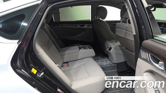 Genesis G80 2018 — photo 11