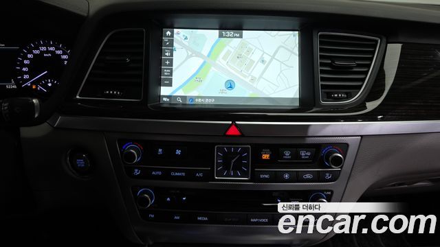 Genesis G80 2018 — photo 14