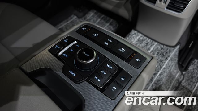 Genesis G80 2018 — photo 19