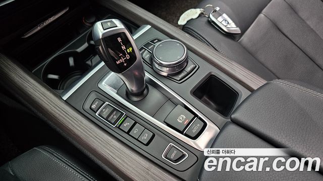 BMW X5 2018 — photo 12