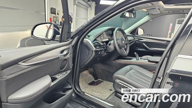 BMW X5 2018 — photo 13