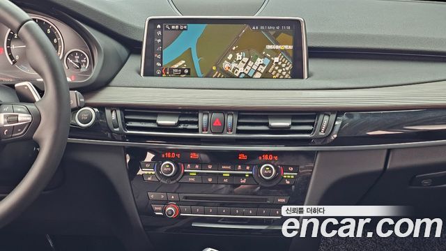 BMW X5 2018 — photo 20