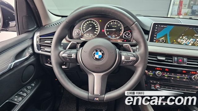BMW X5 2018 — photo 21