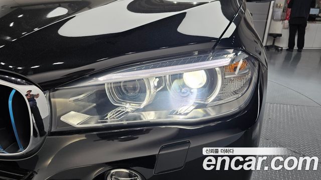 BMW X5 2018 — photo 8