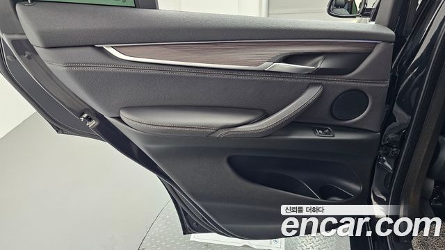 BMW X5 2018 — photo 15