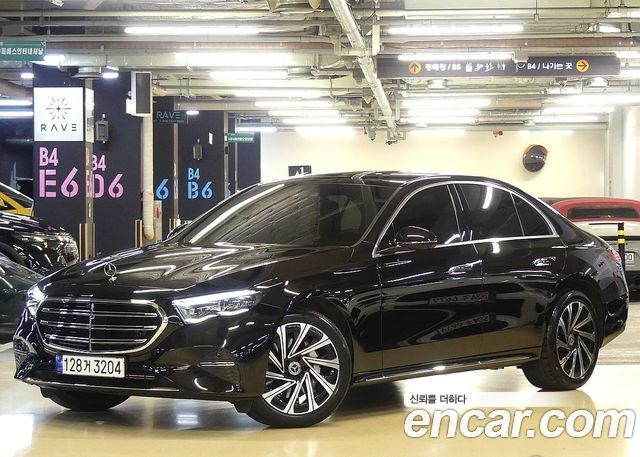 Mercedes-Benz E-Class 2024 — photo 2