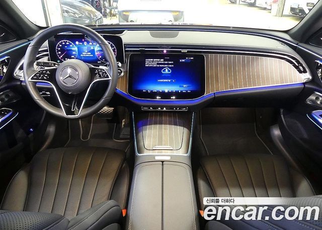 Mercedes-Benz E-Class 2024 — photo 4