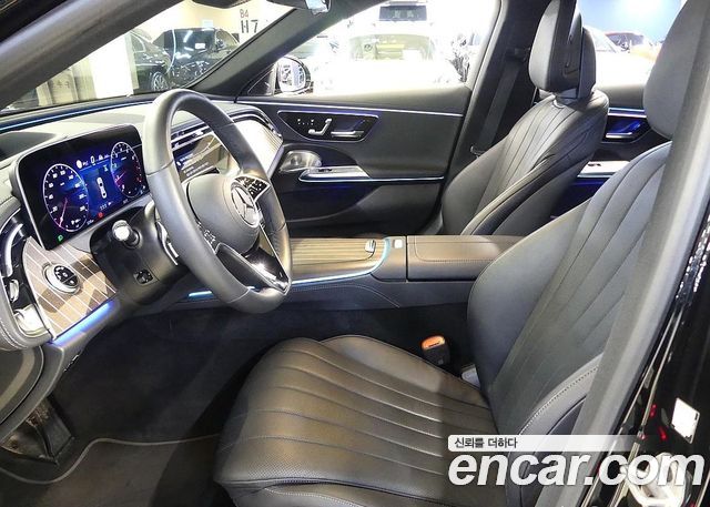 Mercedes-Benz E-Class 2024 — photo 8