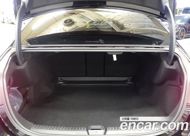 Mercedes-Benz E-Class 2024 — photo 10