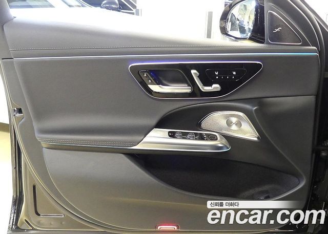 Mercedes-Benz E-Class 2024 — photo 11