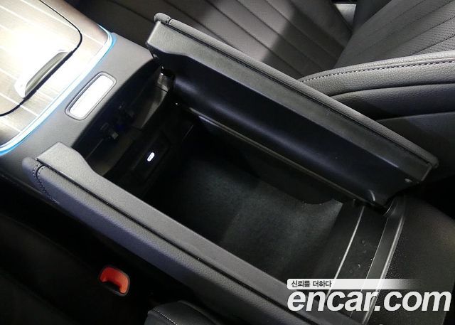 Mercedes-Benz E-Class 2024 — photo 18