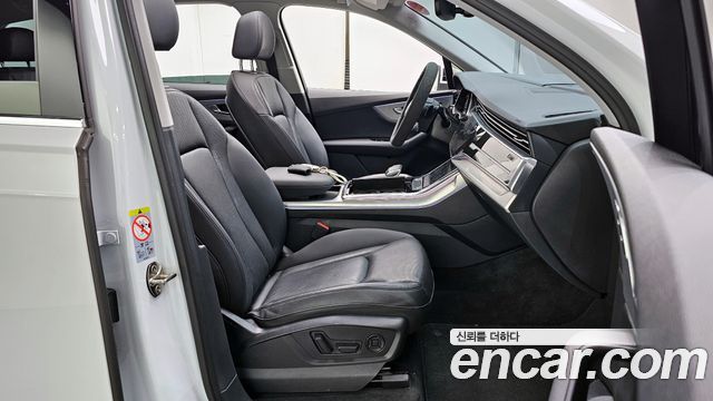 Audi Q7 2020 — photo 17