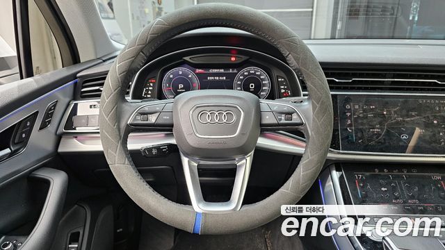 Audi Q7 2020 — photo 19