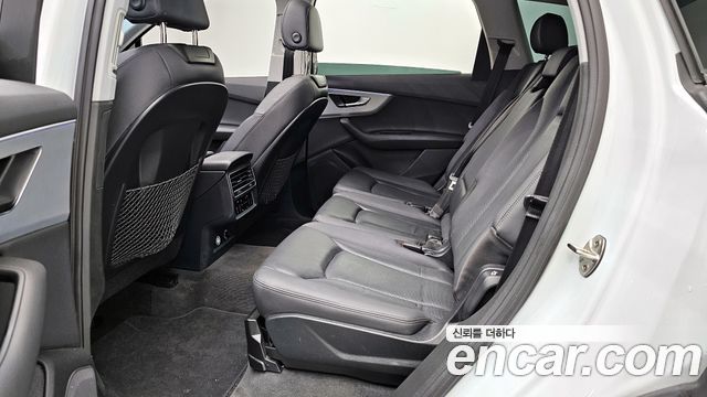 Audi Q7 2020 — photo 16