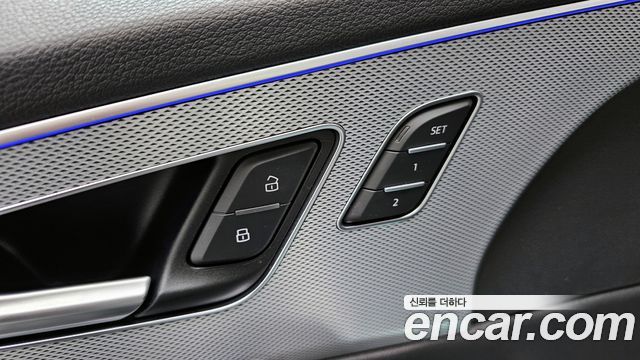 Audi Q7 2020 — photo 28