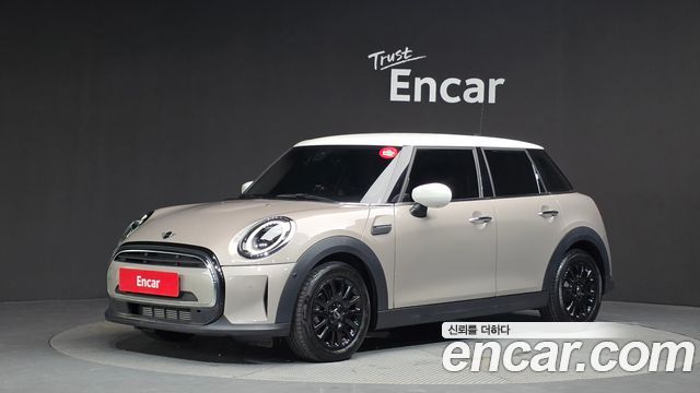Mini Cooper 2024 — photo 1