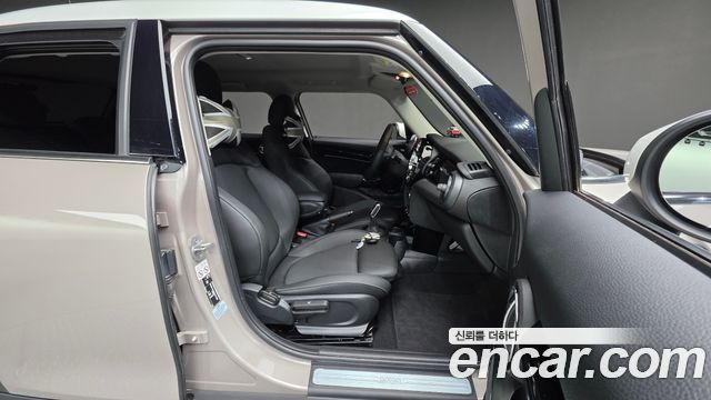 Mini Cooper 2024 — photo 13