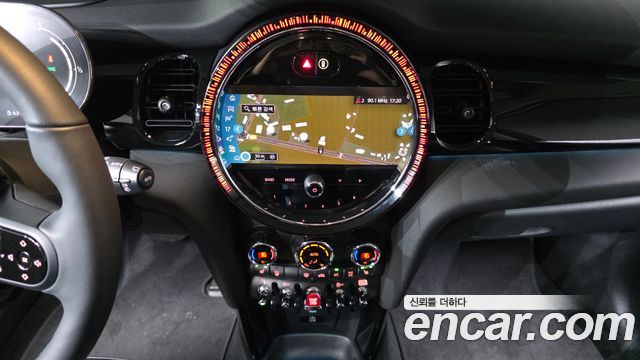 Mini Cooper 2024 — photo 24
