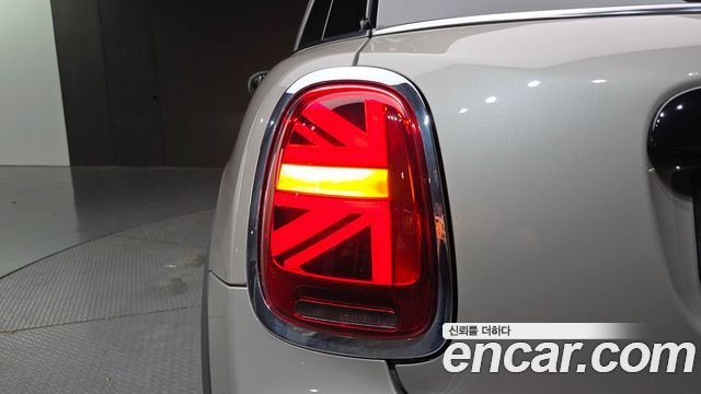 Mini Cooper 2024 — photo 9