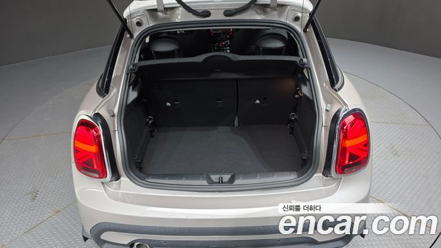 Mini Cooper 2024 — photo 33