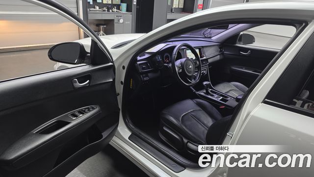 Kia K5 2016 — photo 10