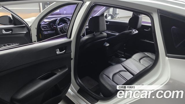 Kia K5 2016 — photo 11