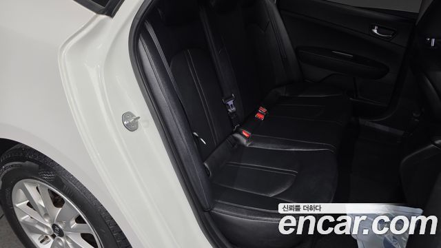 Kia K5 2016 — photo 12