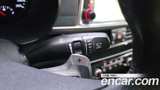 Kia K5 2016 — photo 16