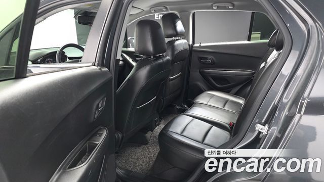 Chevrolet Korea Trax 2017 — photo 12