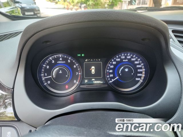 Hyundai Grandeur 2015 — photo 8