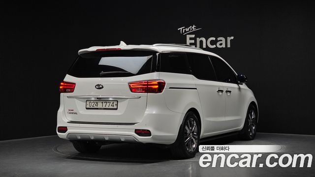 Kia Canival 2019 — photo 2