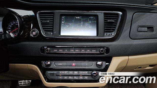 Kia Canival 2019 — photo 20