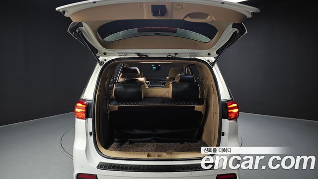 Kia Canival 2019 — photo 26