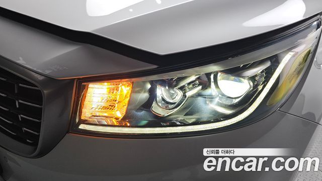 Kia Canival 2019 — photo 8