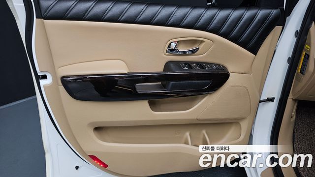 Kia Canival 2019 — photo 14
