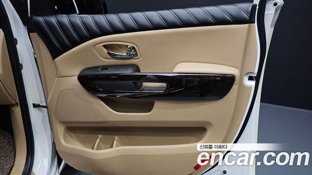 Kia Canival 2019 — photo 15