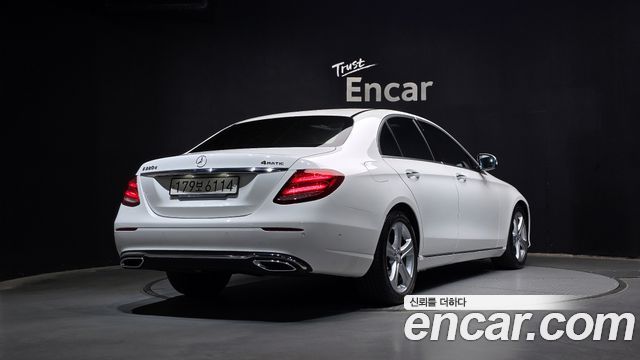 Mercedes-Benz E-Class 2017 — photo 2