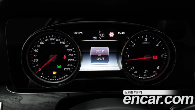 Mercedes-Benz E-Class 2017 — photo 8