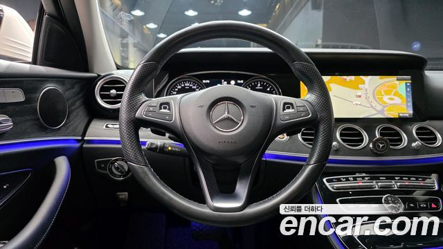 Mercedes-Benz E-Class 2017 — photo 13