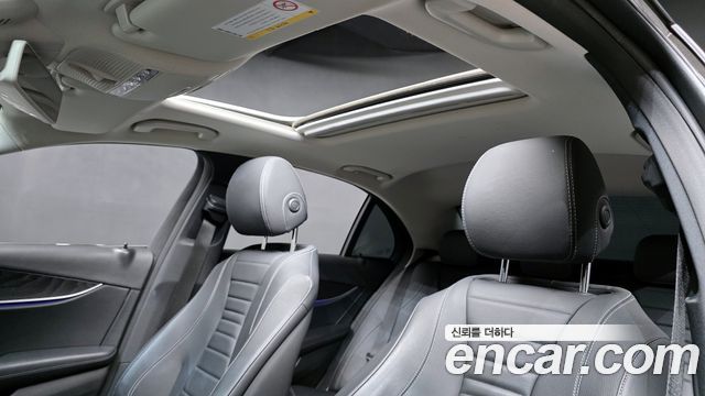 Mercedes-Benz E-Class 2017 — photo 17