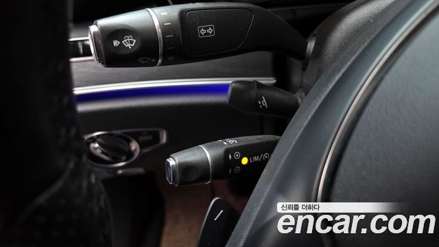 Mercedes-Benz E-Class 2017 — photo 18
