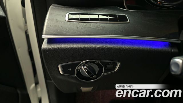 Mercedes-Benz E-Class 2017 — photo 19