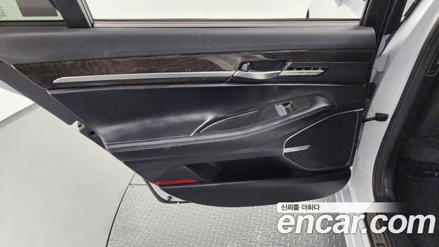 Genesis EQ900 2016 — photo 13